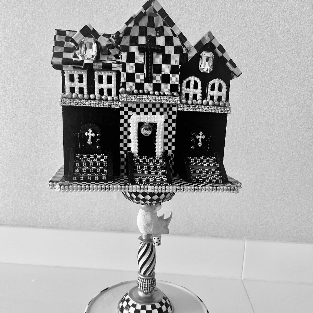 Handcrafted Art Cottages